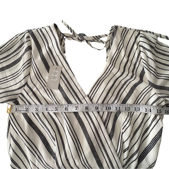 NEW Maurices Striped Flutter Sleeve Dress Shark Bite Hem White Black XS 110094 - Picture 9 of 17